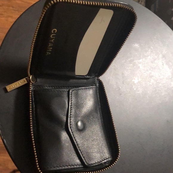 Cuyana Small Zip Wallet - Picture 3 of 6